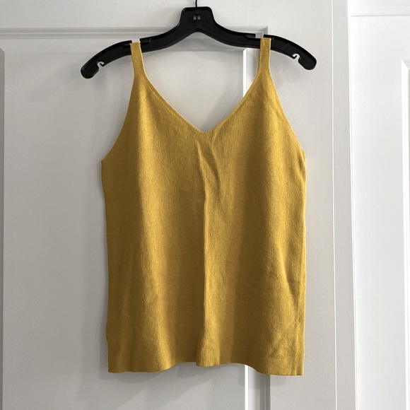 LOFT Tops - EUC Sweater Tank